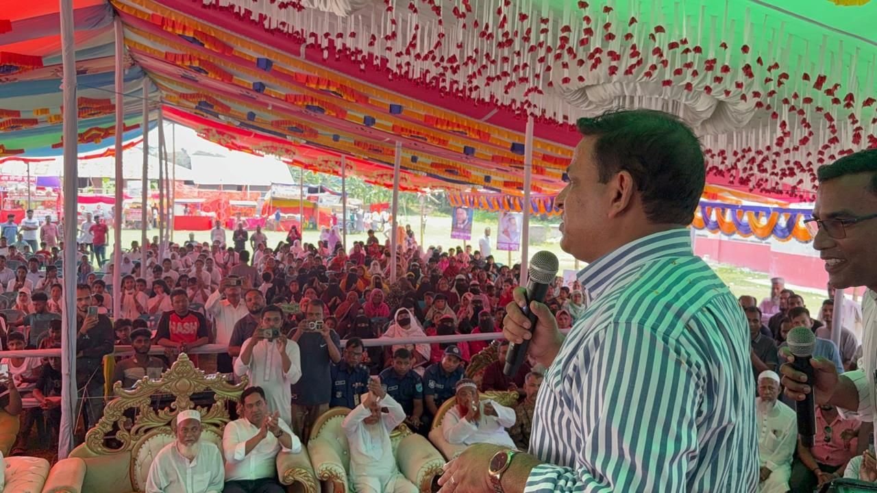 জনসভায় বক্তব্য